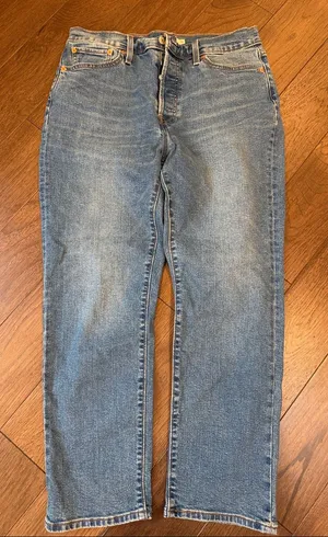 Levi’s Wedgie Straight High Rise Jeans Medium Wash Size 32 - C73-021 thumbnail 1