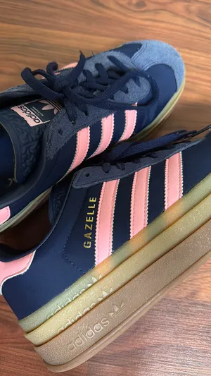 Adidas Gazelle Sneakers Pink and Navy thumbnail 6