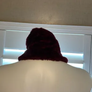 Elegant Maroon Faux Fur Scarf thumbnail 3