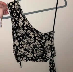 one shoulder black and white floral top thumbnail 2