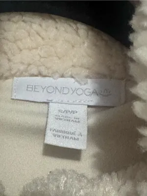 Beyond Yoga Sherpa Pullover with Pockets New with Tags Sz S thumbnail 2