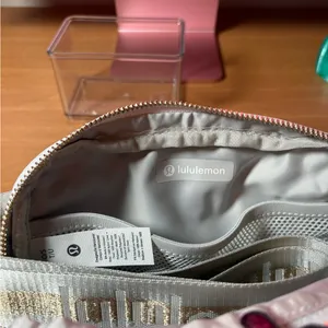 Lululemon Everywhere Belt Bag thumbnail 7
