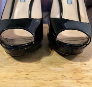Prada peptoe Patent Leather Pumps are a size 8. thumbnail 7