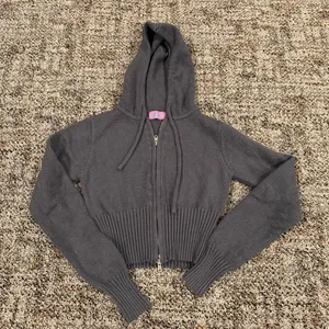 Edikted Sweater thumbnail 2