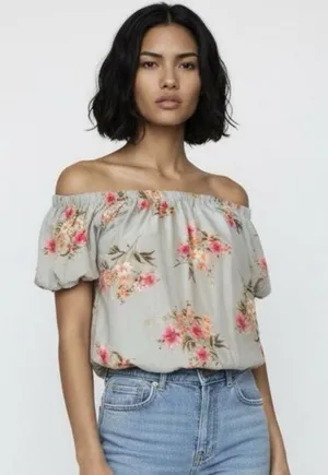 Off the shoulder baby blue floral top. Size medium never worn thumbnail 1