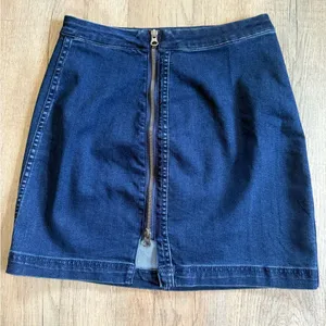 Free People Denim Skirt Size 4‎ A Line Full Zip Front Blue Jean Mini Skirt thumbnail 1
