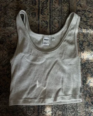 Aritzia TNA Tank Top Cropped Grey thumbnail 1