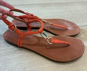 Coach Women’s Charleen Orange Thong Sandal Leather Size 6 thumbnail 1