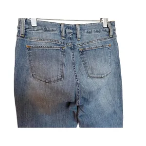 L.L. Bean Favorite Fit Straight Leg Jeans Women’s Size 4 Reg Blue Denim 292220 thumbnail 4