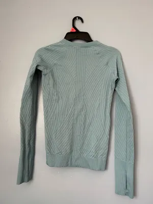 Lululemon Long Sleeve thumbnail 2