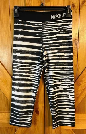 Nike Pro Zebra Capri Pants Womens Size Small Black & White (0352) thumbnail 1