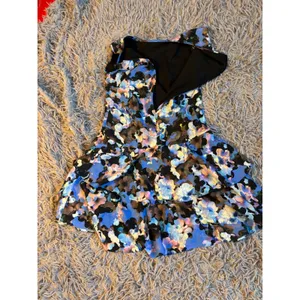 CeCe‎ by Cynthia Steffe Blue Floral Tiered Ruffle Drop Waist Dress Size 0 thumbnail 5