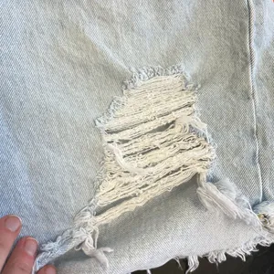 Levi’s 501 Button Fly High Rise Distressed Jean Shorts Sz 30 thumbnail 8