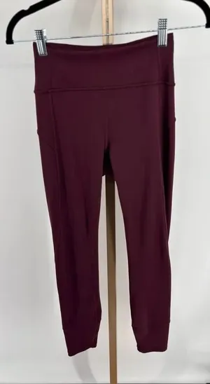 Lululemon In Movement 7/8 Tight 25” Size 4 thumbnail 1