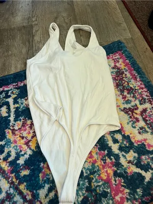Abercrombie Women’s White Ribbed Tie-Front Bodysuit thumbnail 7