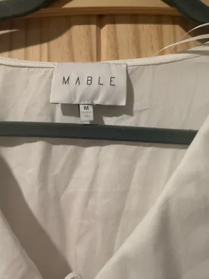 white top Size M thumbnail 2