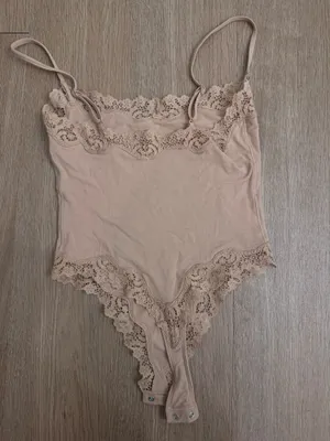 Skims bodysuit  thumbnail 2