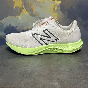 New Balance DynaSoft Pro Run v2 Women's White Running Shoes Size 10B thumbnail 13