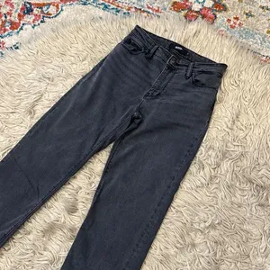 Hudson jeans size 2 thumbnail 2
