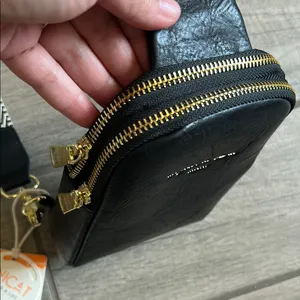 Black Belt Bag with Minimalist Design thumbnail 4