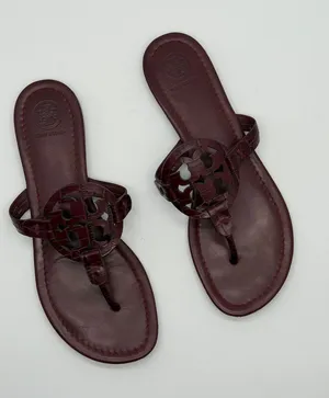Tory Burch Miller Sandals Womens 8.5 Burgundy Croc Embossed Leather Flats thumbnail 1