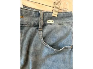 Halara M Womens Medium Light Wash Denim Shorts -see pics With Pockets & Rolled thumbnail 7