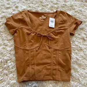 Hollister Baby Tee thumbnail 1