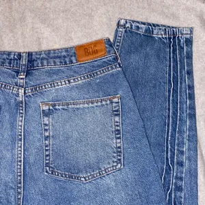 BDG Mom Jean thumbnail 3
