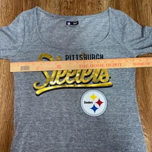 NFL Team Apparel‎ Pittsburgh Steelers Grey Shimmer Gold Foil Graphic Top Women M thumbnail 7