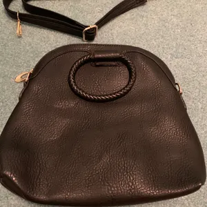 Black bag thumbnail 3