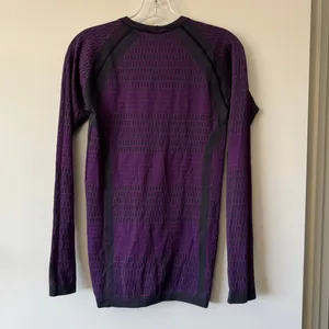 Chiara Boni Lululemon About That Base Long Sleeve Black / Tender Violet Size 6 thumbnail 4