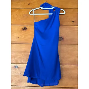NWT Lulus Isloda Blue One-Shoulder Backless Sash Mini Dress Party Cocktail Sz XS thumbnail 2