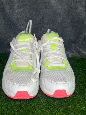 Nike Air Max White Multi-Color Sneakers Women’s US 6 thumbnail 2