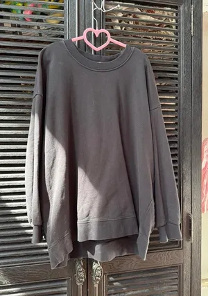 Lululemon oversized Black Crewneck Sweatshirt Pullover 18 thumbnail 1