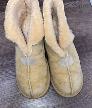 Ugg Boots size 8 thumbnail 1