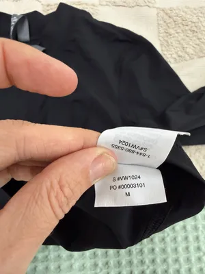 Vuori Long Sleeve‎ Cove Mock Neck Top size M thumbnail 4