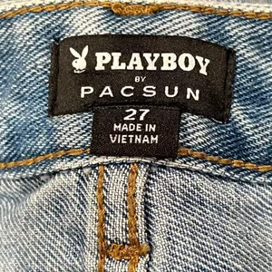 Playboy PacSun Bunny '90s Boyfriend Jeans High Rise Ripped Distressed Women’s 27 thumbnail 3