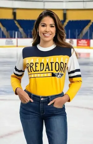 NWT NHL Nashville Predators‎ Women's Size Small Long Sleeve Lightweight Top thumbnail 1