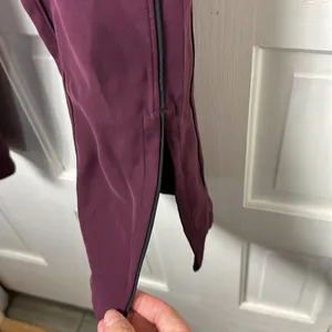 Lululemon On the Right Track Relaxed fit Pant Burgandy/ Wine size 10. thumbnail 6
