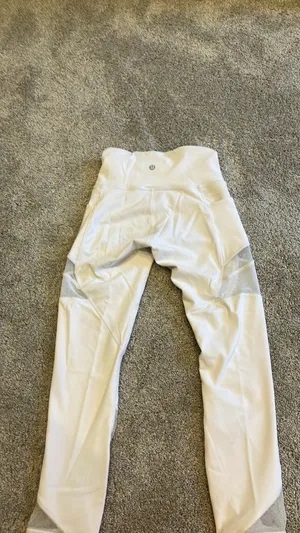 Lululemon White Cropped Leggings With Pockets thumbnail 3