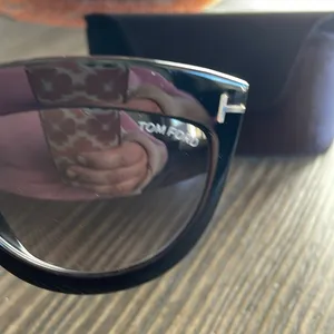 Tom Ford Doris Sunglasses Full Set thumbnail 9