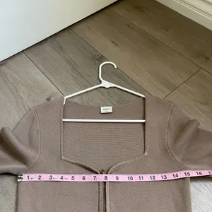 Abercrombie & Fitch Taupe Zip-Up Notch-Neck Slim Green Top Women's Medium thumbnail 5