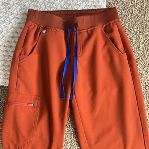 FIGS • Zamora jogger scrub pants in sold out auburn color thumbnail 13