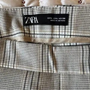 Zara Plaid Ankle Pants in Gray Size Large thumbnail 7