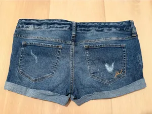 Express jean shorts distressed style Women's Size 8 thumbnail 3