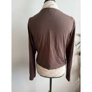 Babaton Contour V Neck Long Sleeve Fitted Crop Top In Brown. Woman's‎ Size 2XL thumbnail 2