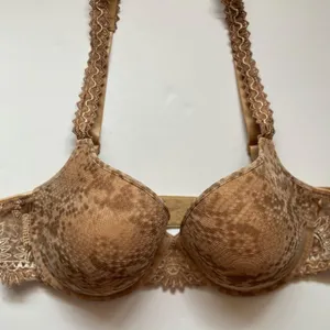 Women’s Padded Chantelle Bra thumbnail 10