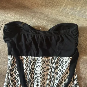 Strapless One Step Up dress Size medium. Lightweight‎ black and white thumbnail 4