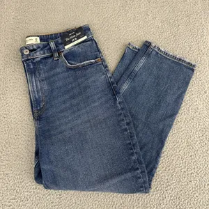 NWT Abercrombie & Fitch Curve Love the Mom High Rise Jeans Size‎ 8/29 Short x 24 thumbnail 1