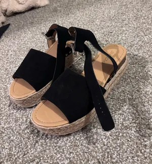 Soda Platform Sandals thumbnail 1